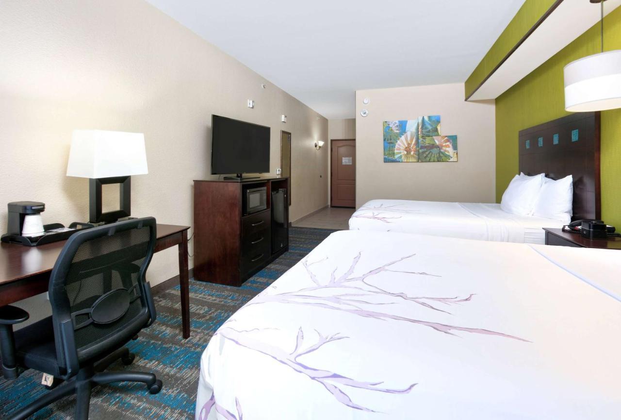 La Quinta By Wyndham Dallas Grand Prairie South Hotel Bagian luar foto