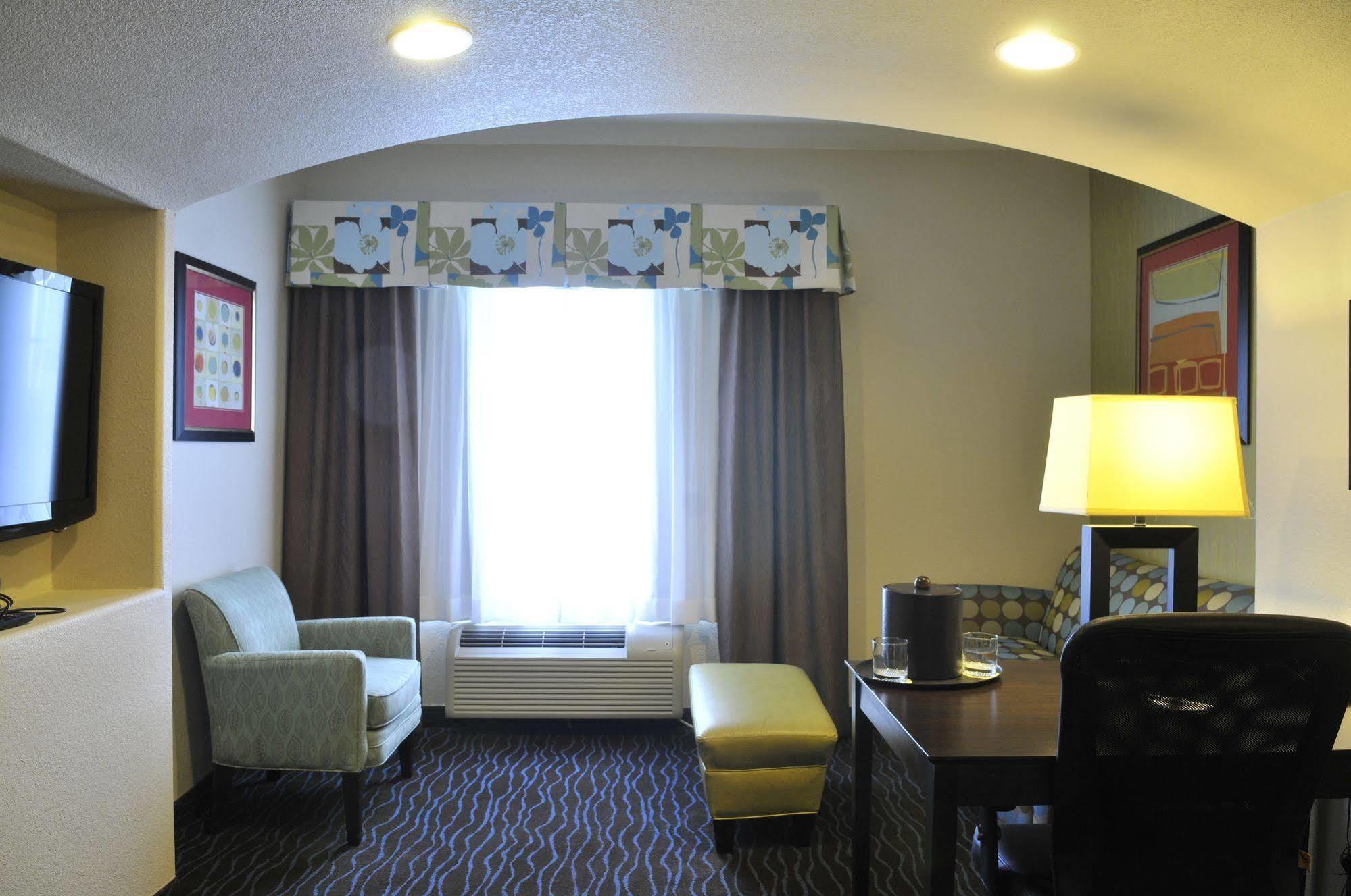 La Quinta By Wyndham Dallas Grand Prairie South Hotel Bagian luar foto